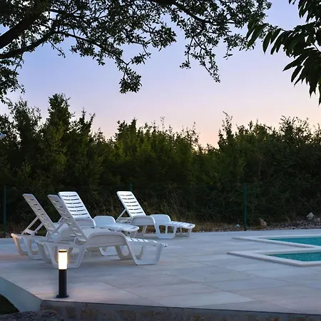 Kuca Za Odmor Matetic בית נופש Unesic