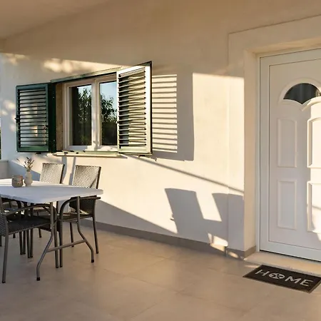 Kuca Za Odmor Matetic בית נופש Unesic