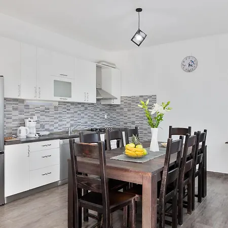 Holiday home Kuca Za Odmor Matetic Unesic