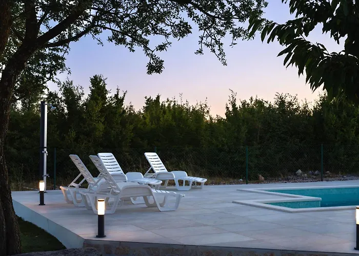 Kuca Za Odmor Matetic בית נופש Unesic